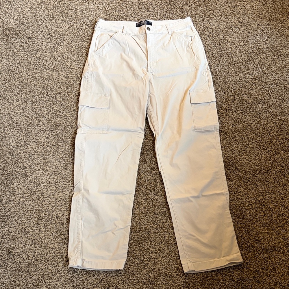 Hollister - Women’s Cream Cargo Pants